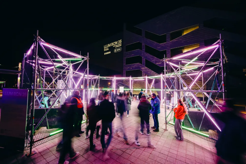 instalación proyecto de diseño de interiores esdi x yamaha para el llum bcn