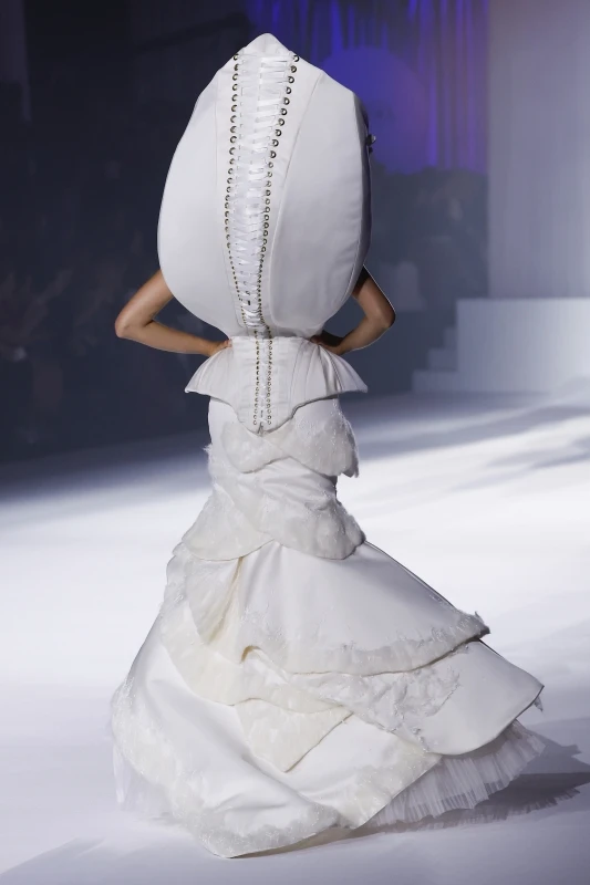 Vestido de novia de Marian A. Ben Da Silva para ESDI en la Barcelona Bridal Night de Barcelona Bridal Fashion Week.