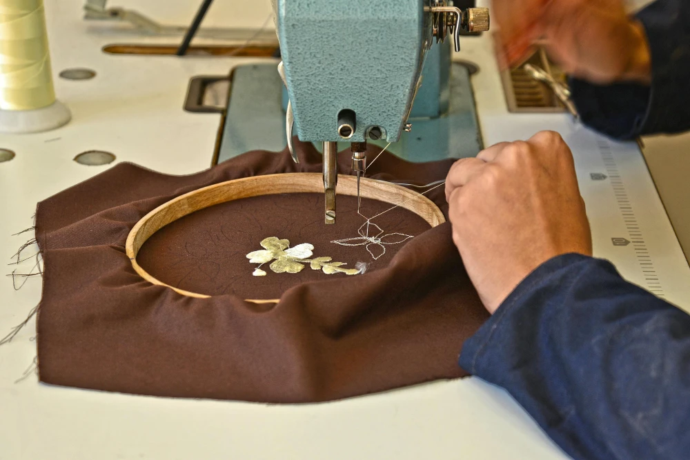 proceso bordado aguja tejido curso bordado creativo