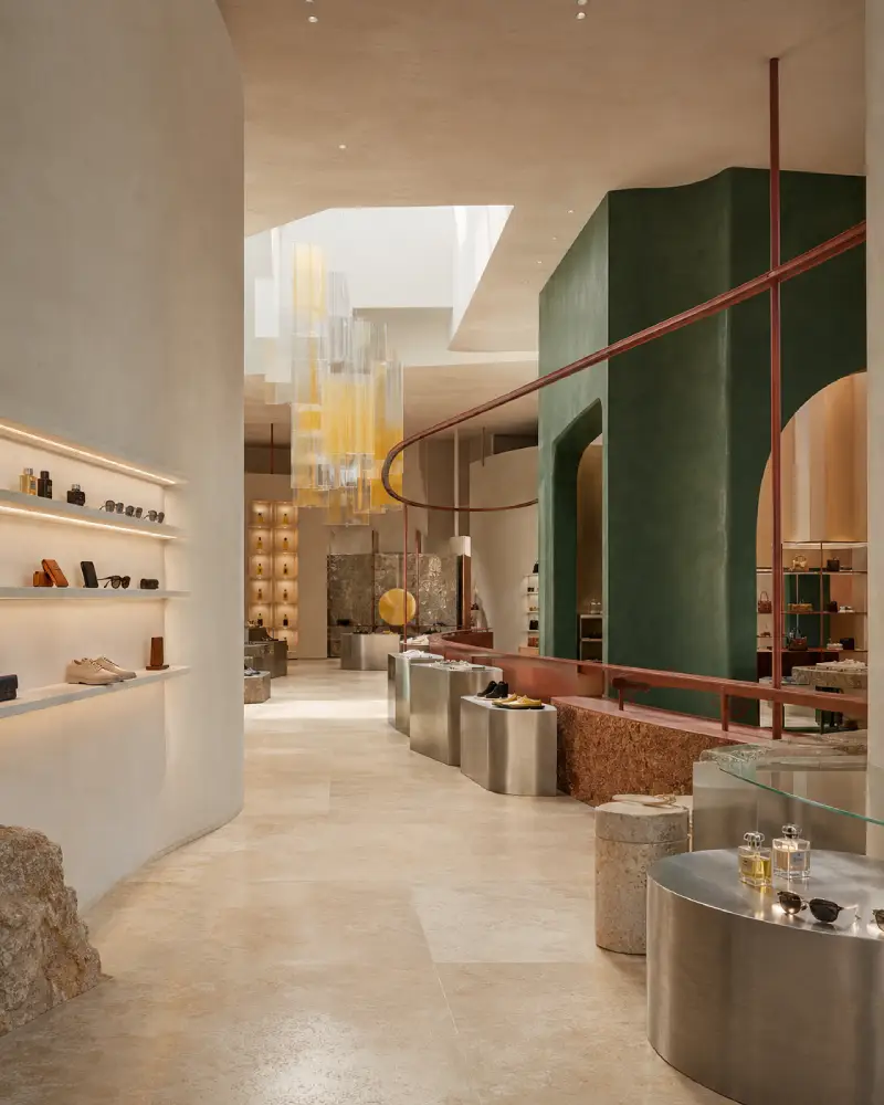Espacio retail concebido como experiencia de marca, integrando diseño, producto, comunicación visual y recorrido del cliente